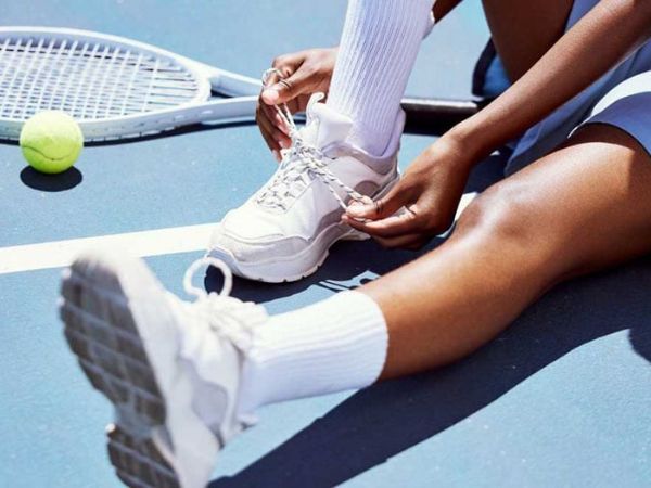 Giày tennis chuyên dụng Non-Marking bắt buộc theo quy định sân tennis