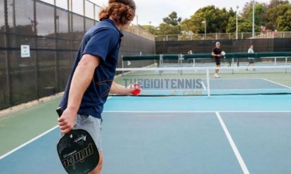 Quy tắc giao bóng Pickleball mới nhất và các loại giao bóng hợp lệ