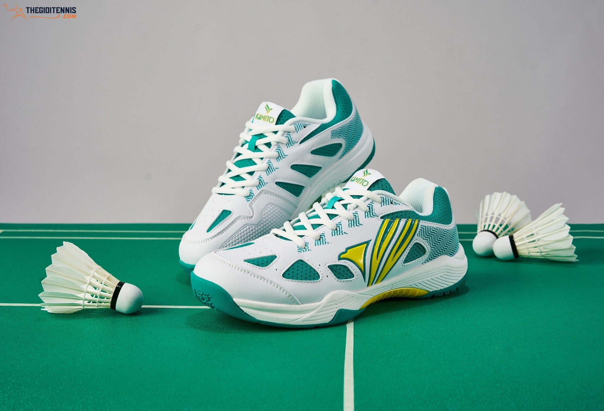 Làm sao để biết giày cầu lông có chơi Pickleball được không?