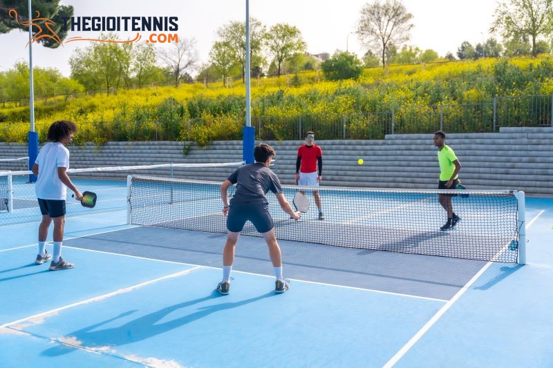 Lỗi thường gặp khi phối hợp đánh đôi pickleball và cách khắc phục