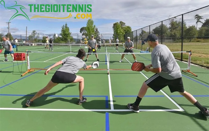 Chiến thuật chơi đơn/đôi trong Pickleball